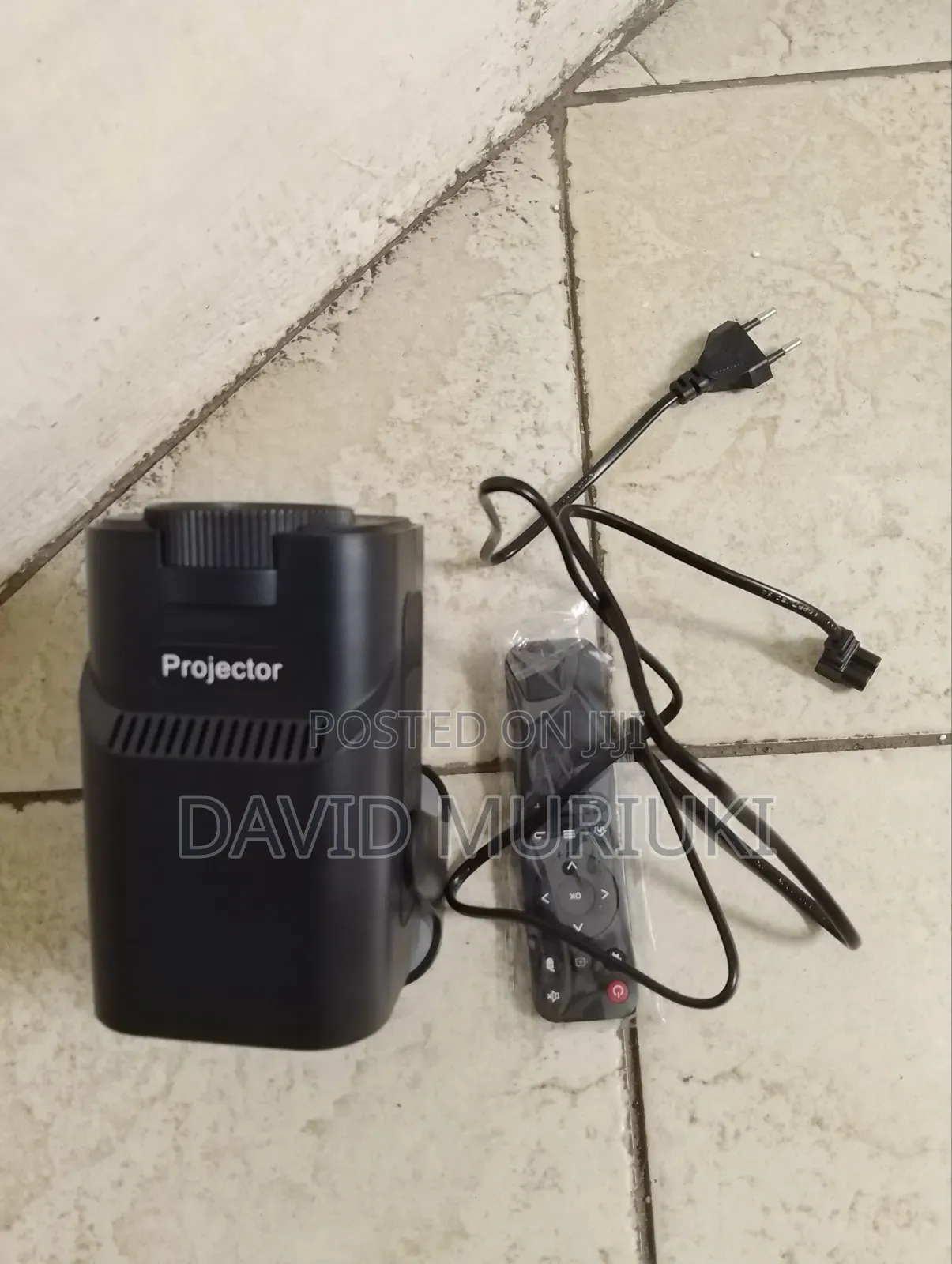 HY320 Mini Home Cinema Projector