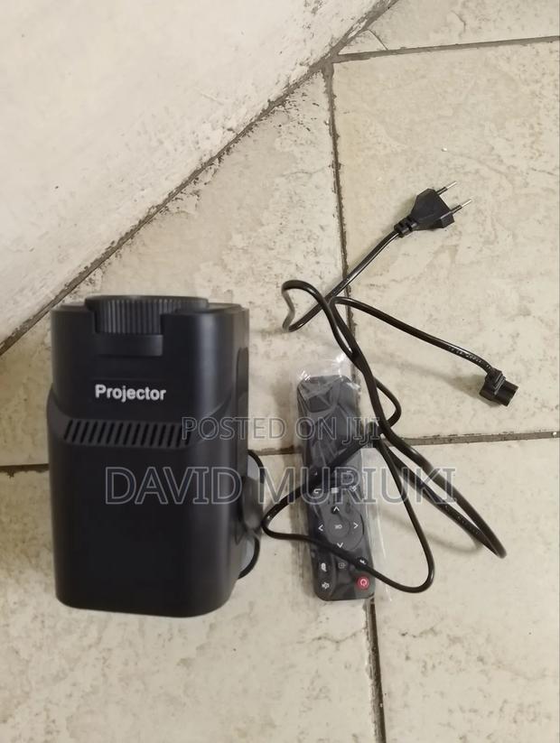 HY320 Mini Home Cinema Projector