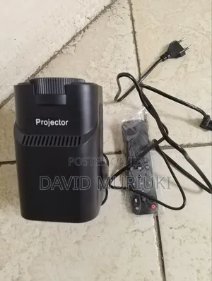 HY320 Mini Home Cinema Projector