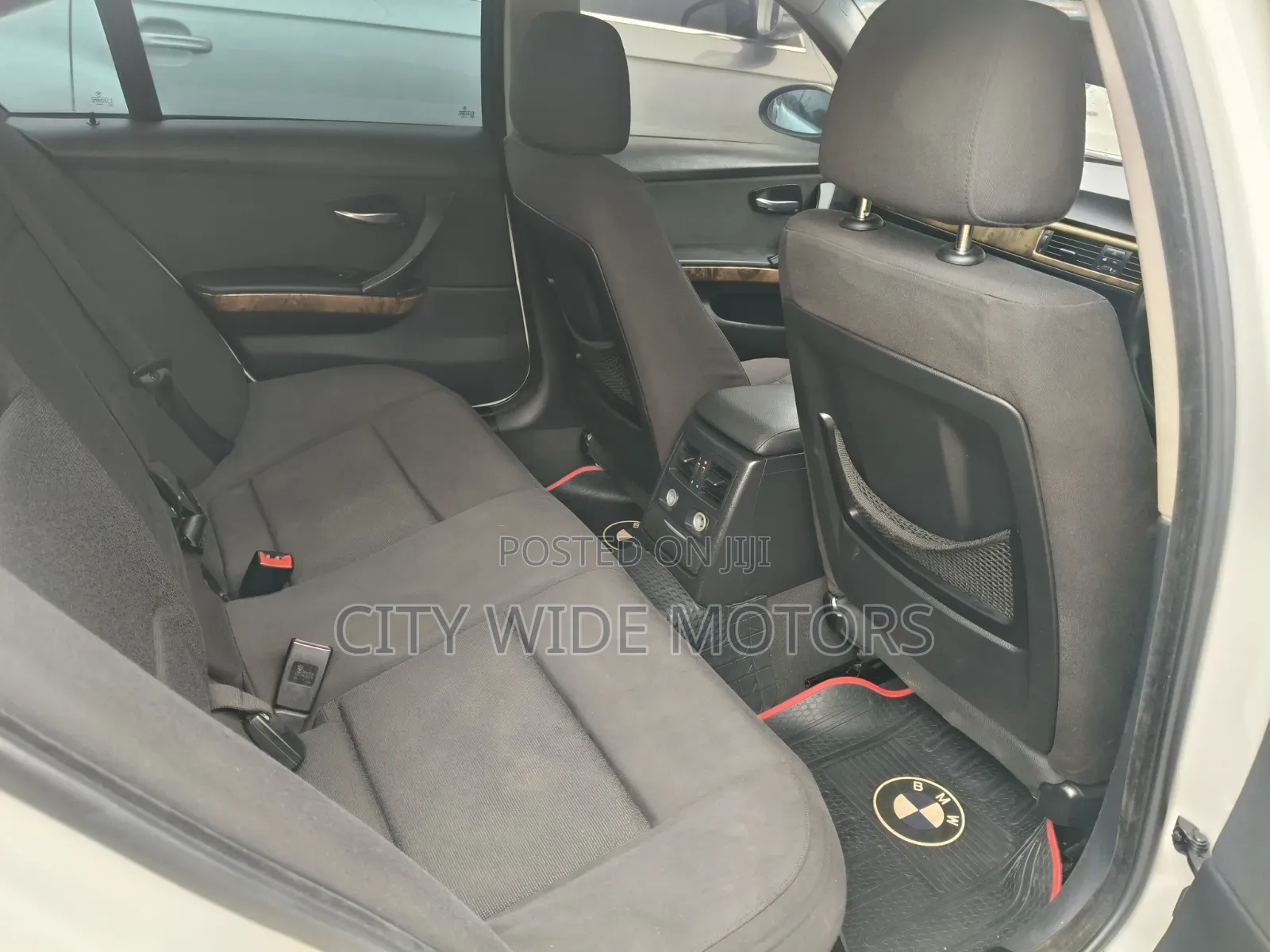 BMW 320i 2009 White