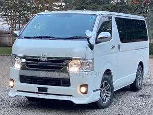 Toyota HiAce 2019 White