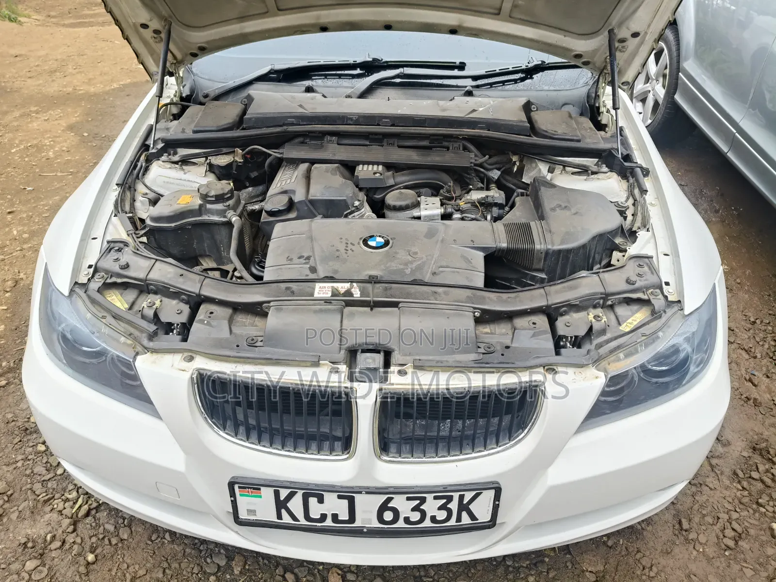 BMW 320i 2009 White