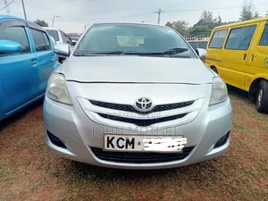 Toyota Belta 2010 Silver