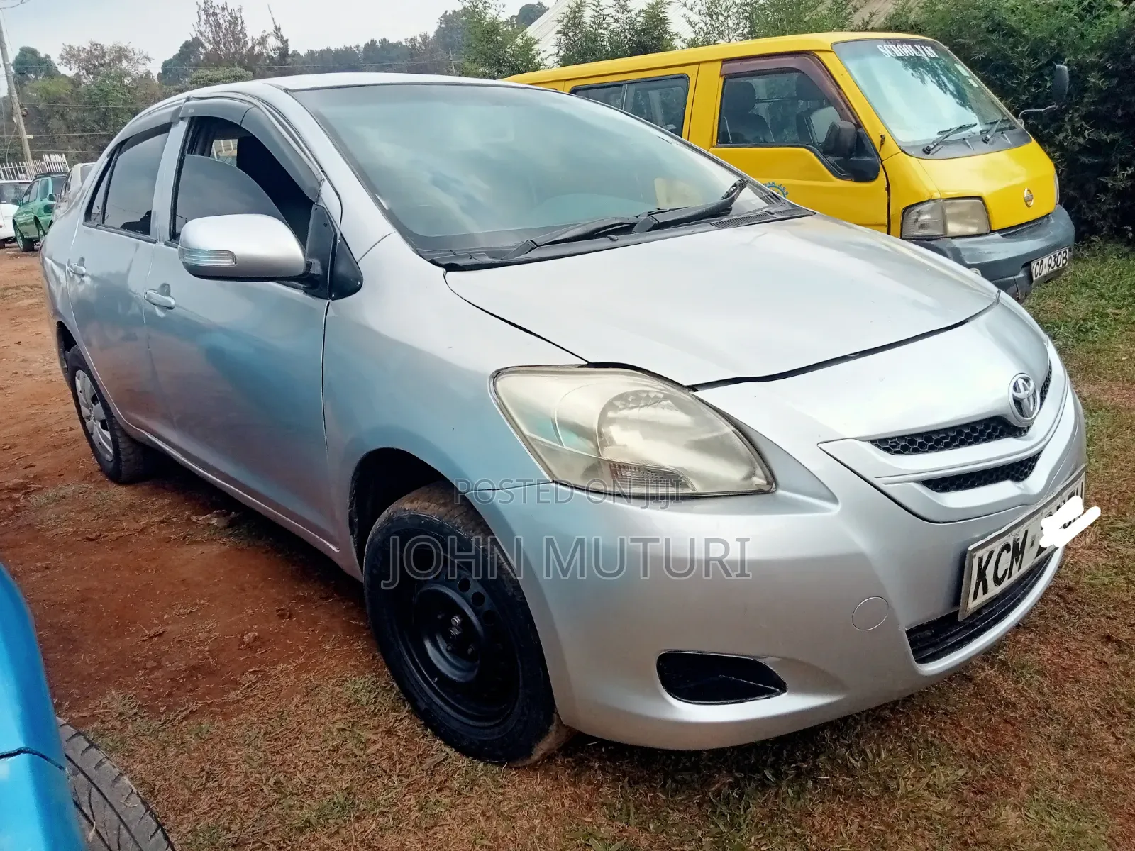 Toyota Belta 2010 Silver