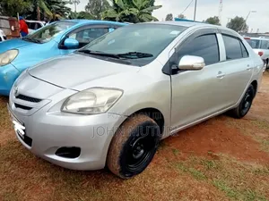 Toyota Belta 2010 Silver