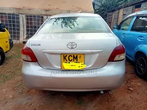 Toyota Belta 2010 Silver