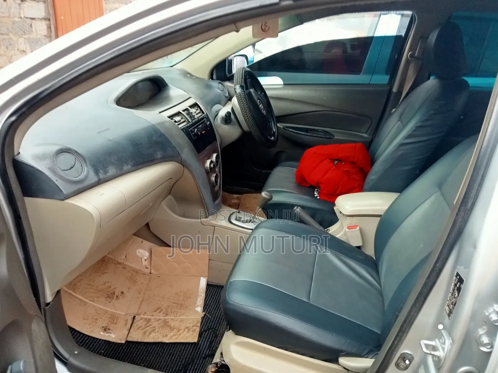 Toyota Belta 2010 Silver