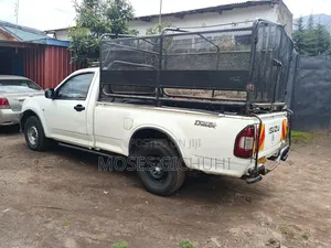 Isuzu D-MAX 2013 White
