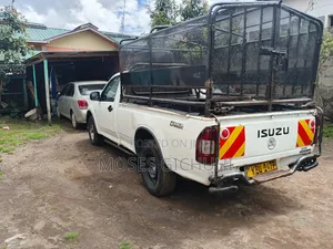 Isuzu D-MAX 2013 White