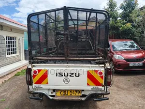 Isuzu D-MAX 2013 White