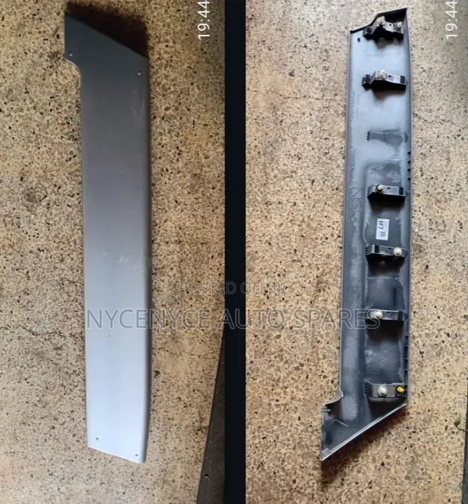 Noah Voxy Sliding Door Finisher Moulding