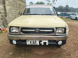 Toyota Hilux 2.5 Cab 2005 Beige