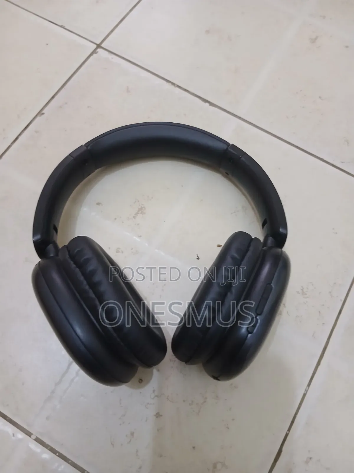 Selling My Oraimo Headphone