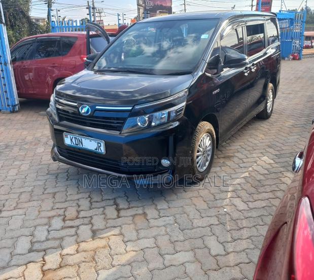 Low Mileage Toyota Voxy 2016 Hybrid Black 1800CC Petrol Engine Car