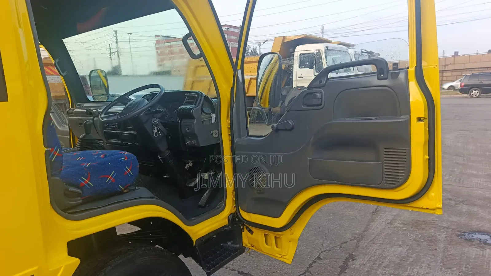 Isuzu NQR 2017 Yellow