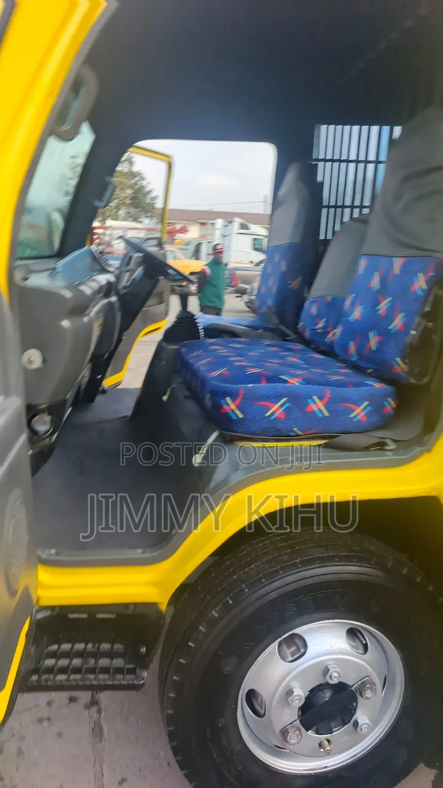Isuzu NQR 2017 Yellow