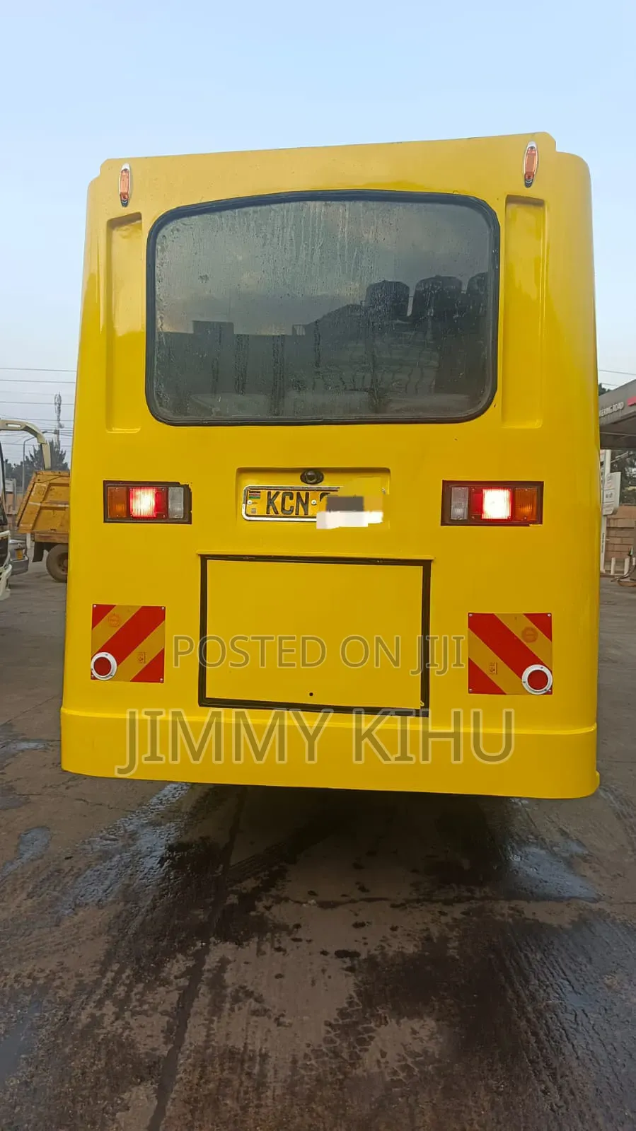 Isuzu NQR 2017 Yellow