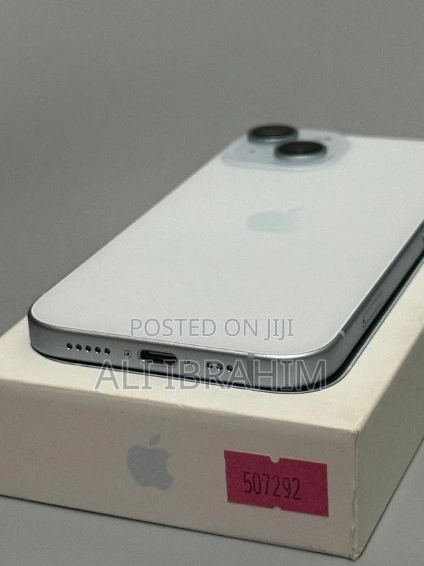 Apple iPhone 15 128 GB Black - thumbnail 4