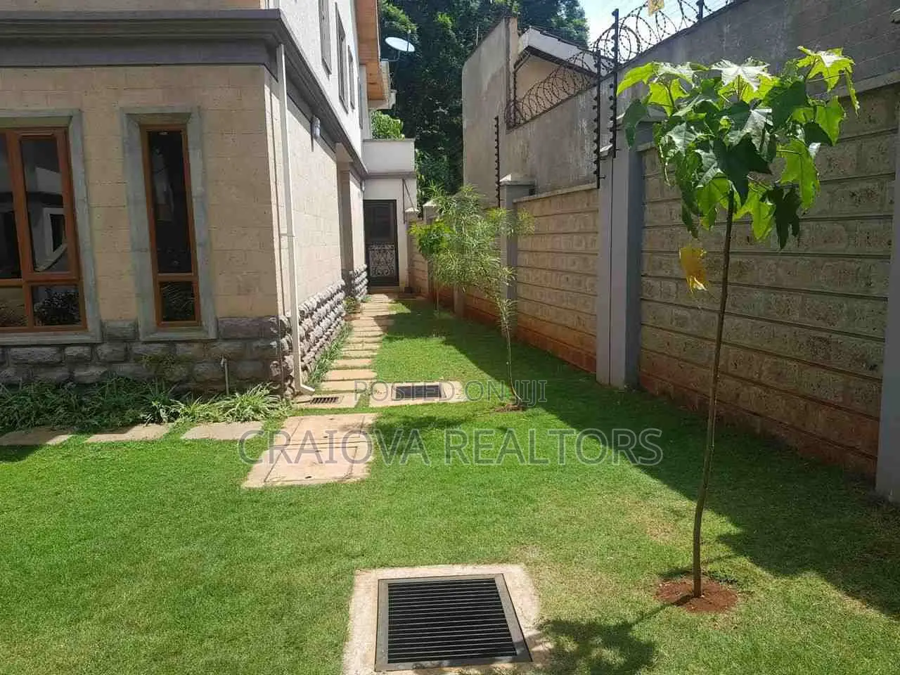 5bdrm Villa in Valley Arcade for sale