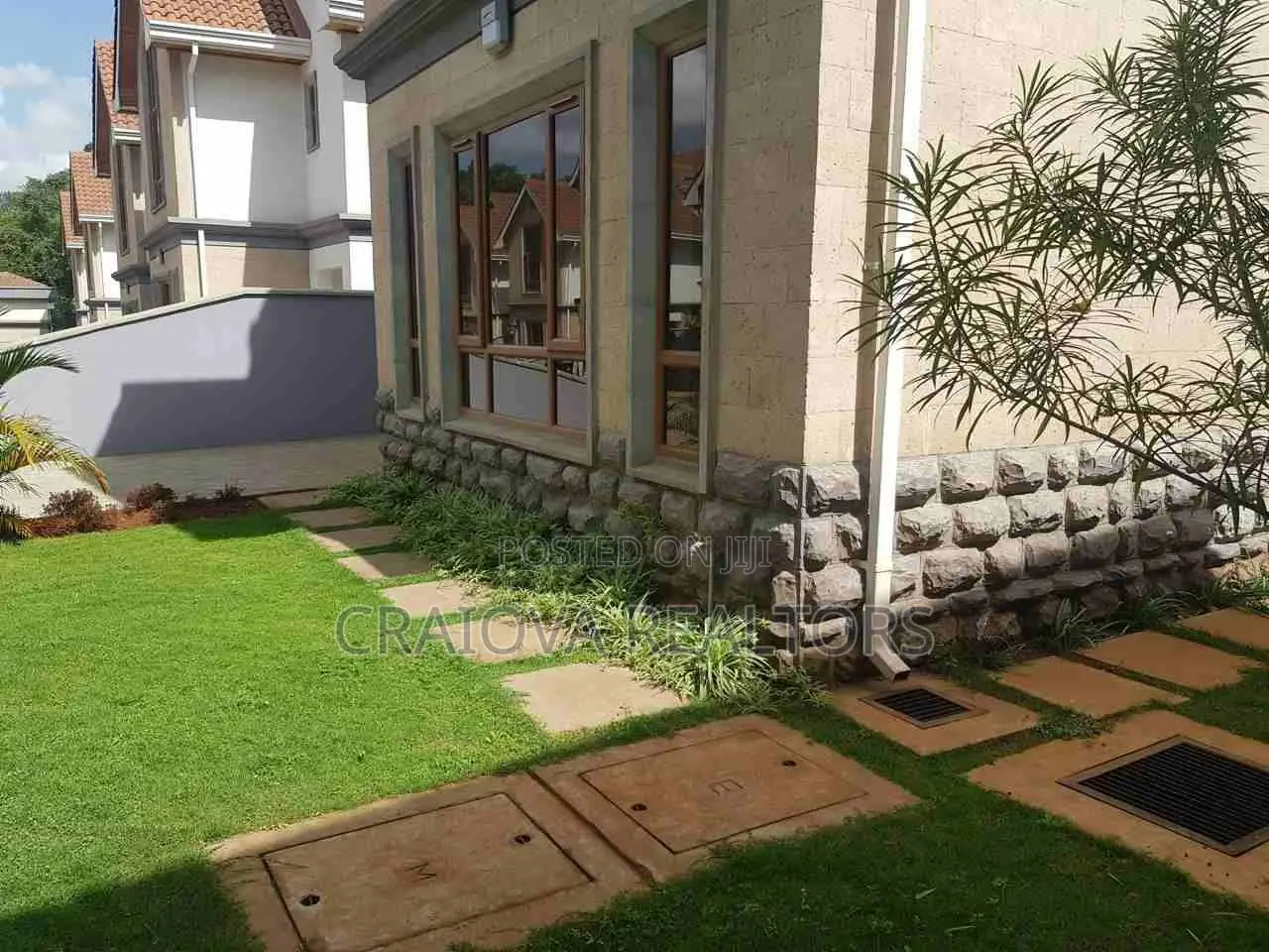 5bdrm Villa in Valley Arcade for sale