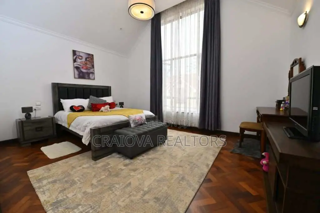 5bdrm Villa in Valley Arcade for sale