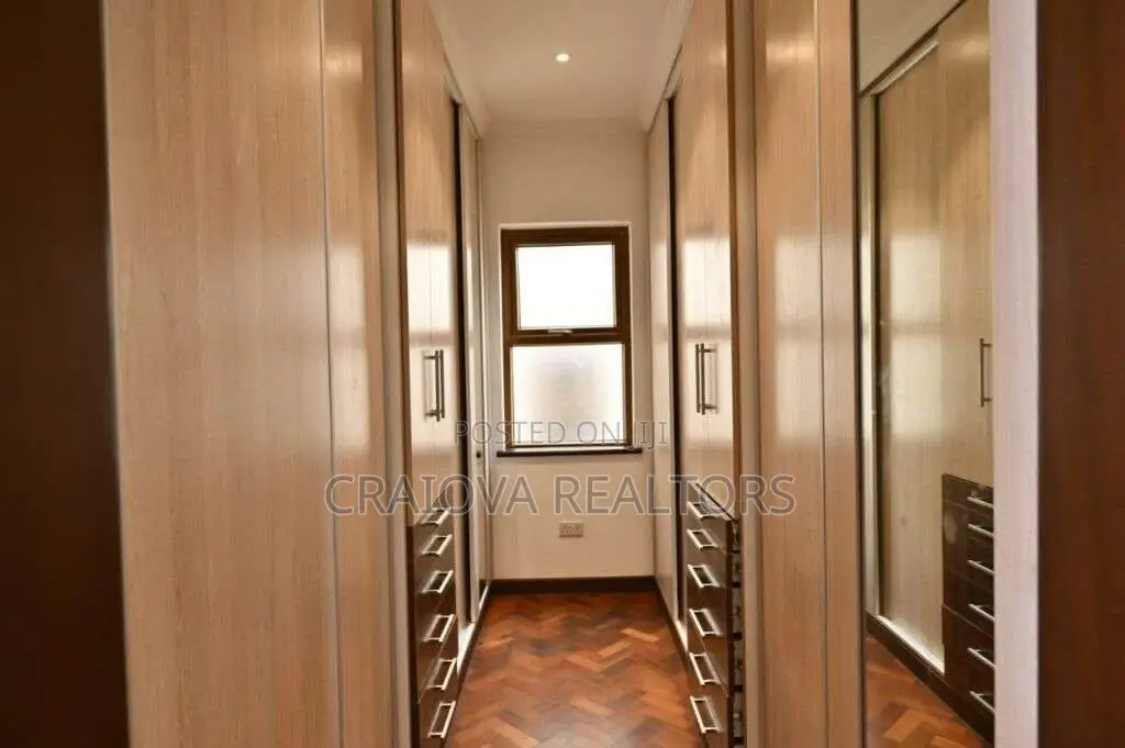 5bdrm Villa in Valley Arcade for sale