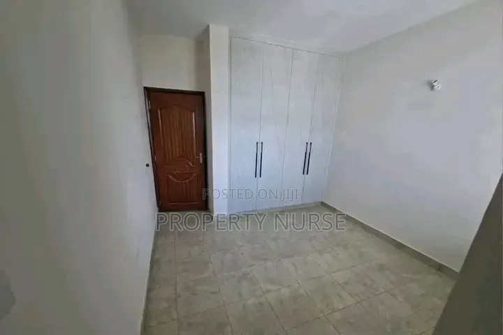 2bdrm Apartment in Gateway Mall Area for sale