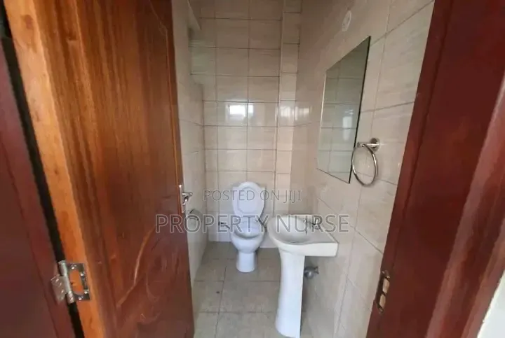 2bdrm Apartment in Gateway Mall Area for sale