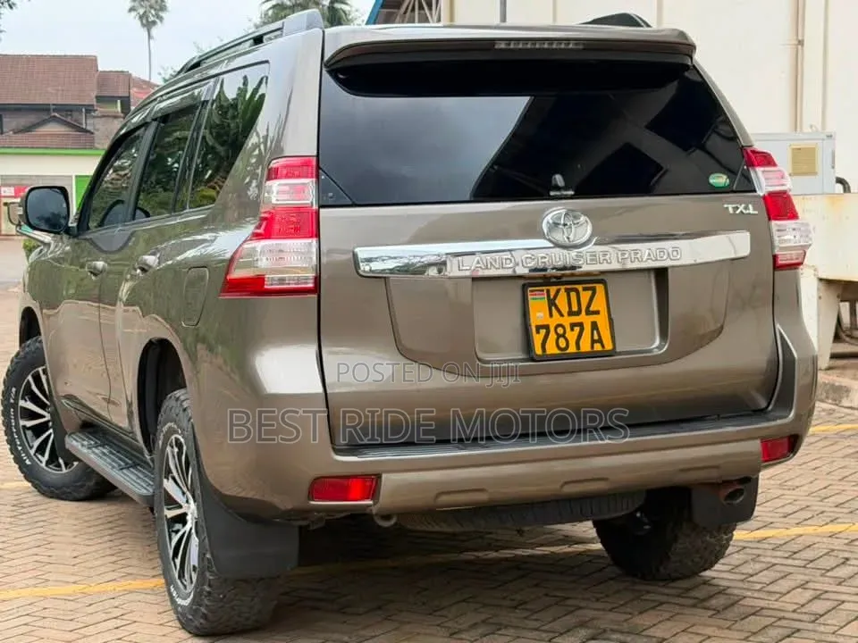 Toyota Land Cruiser Prado 2.8 D-4D 2015 Gray