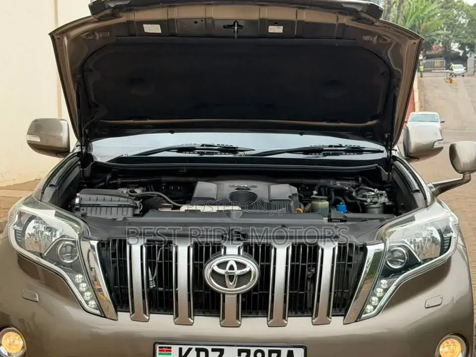 Toyota Land Cruiser Prado 2.8 D-4D 2015 Gray
