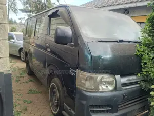 Toyota HiAce 2006 Black