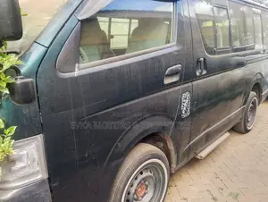 Toyota HiAce 2006 Black