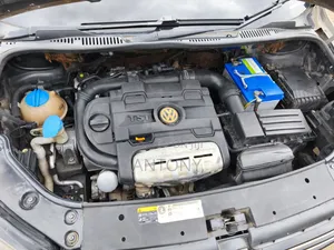 Volkswagen Touran 2014 Beige