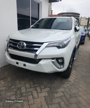 Toyota Fortuner 2019 White