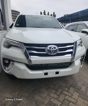 Toyota Fortuner 2019 White