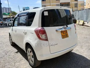 Toyota Ractis 2009 White