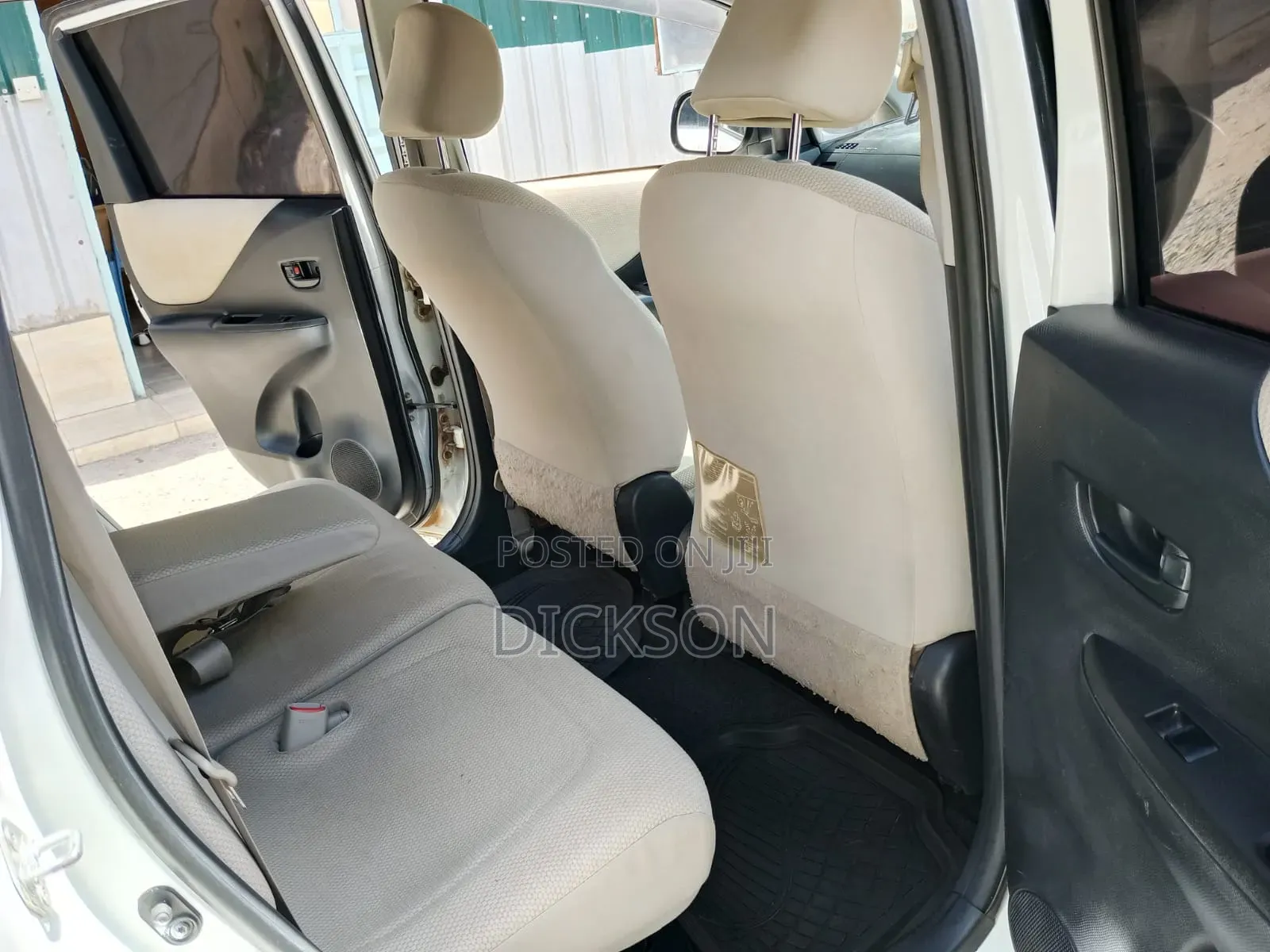 Toyota Ractis 2009 White
