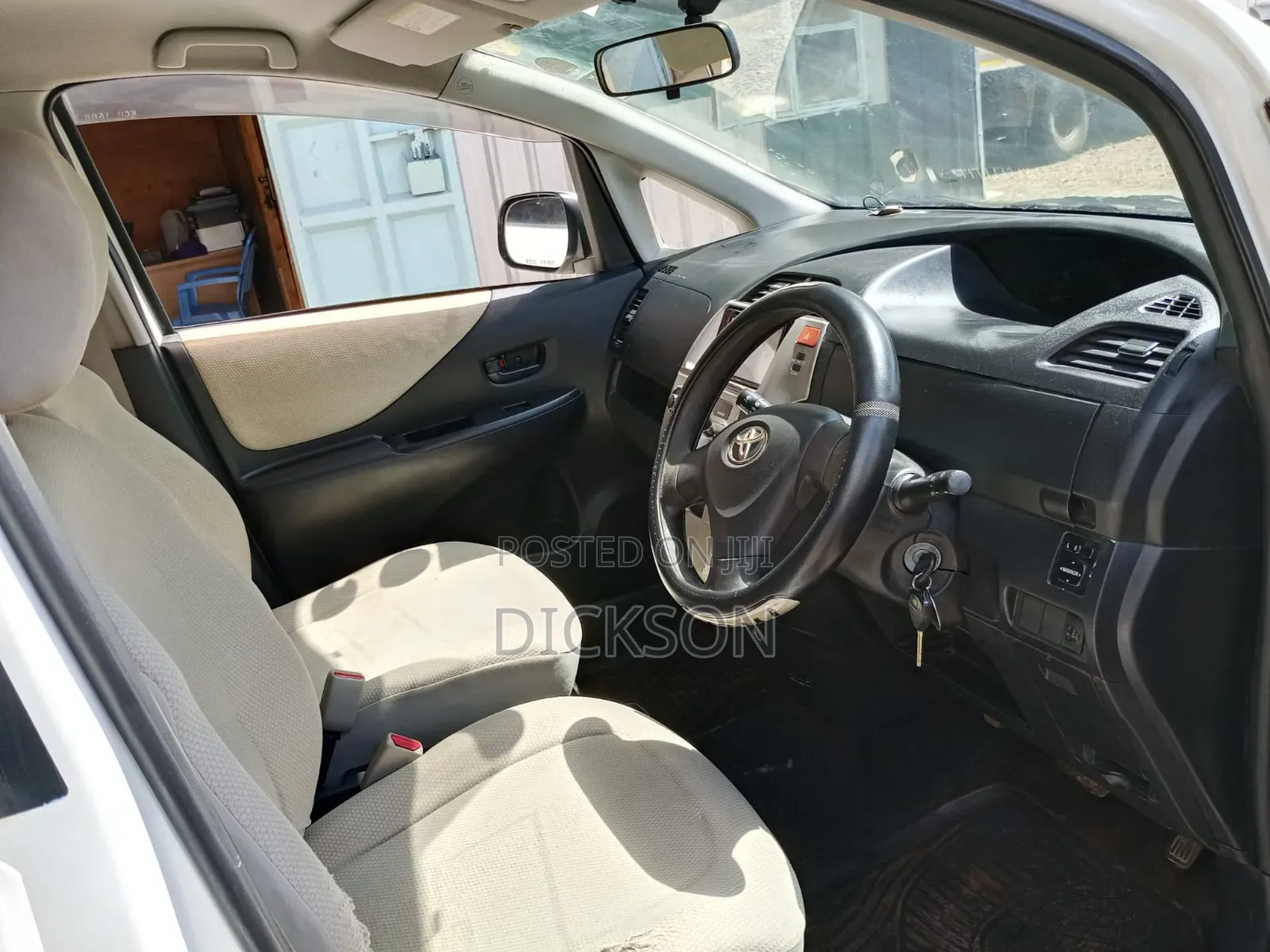 Toyota Ractis 2009 White