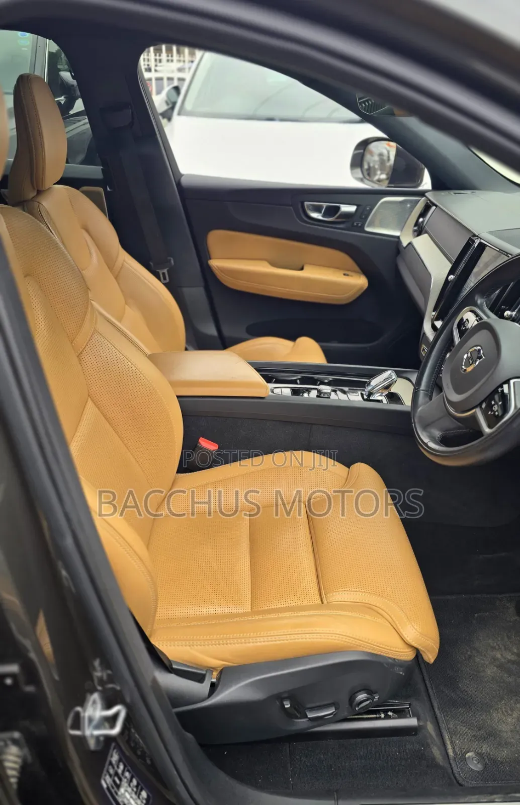 Volvo XC60 2021 Gray