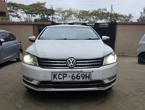 Volkswagen Passat 2011 White