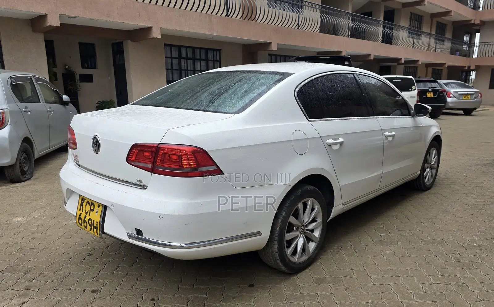 Volkswagen Passat 2011 White