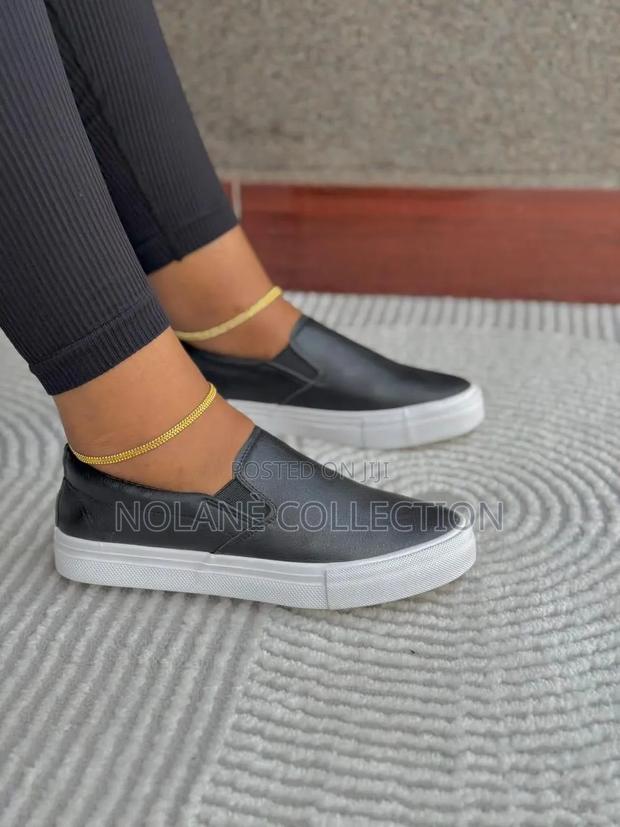 Wipe Go Rubber Shoes
