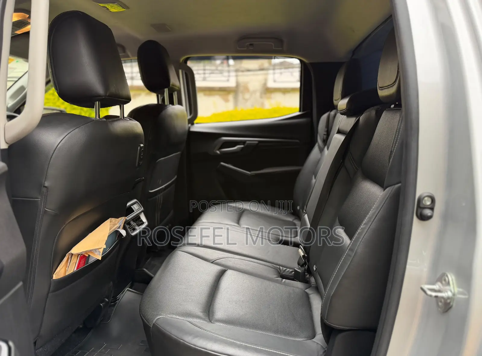 Isuzu D-MAX 2022 Silver