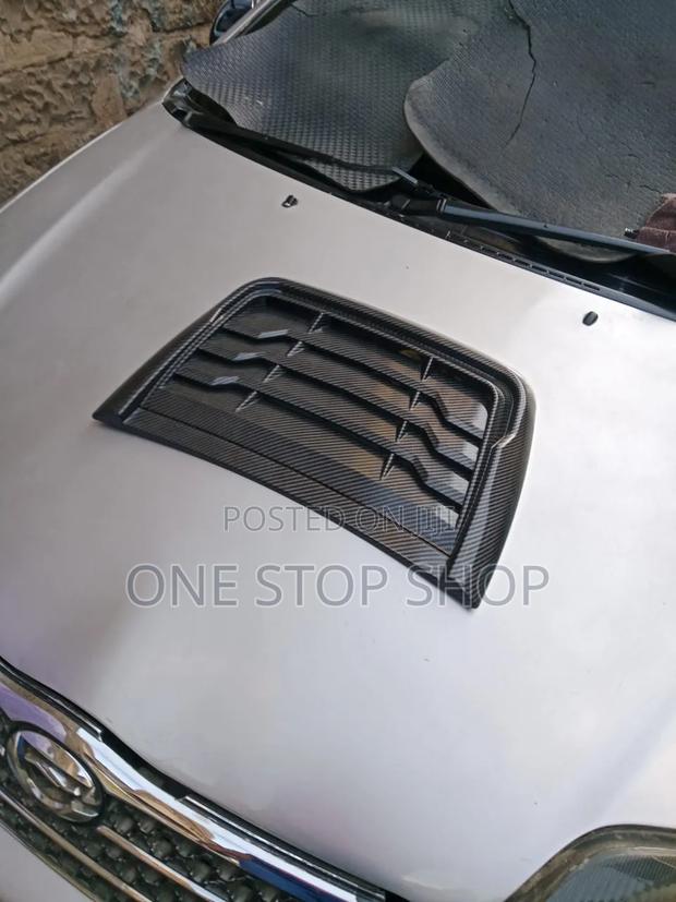 Carbon Finish Bonnet Scoop Design to Stick on Car Hood for Styling