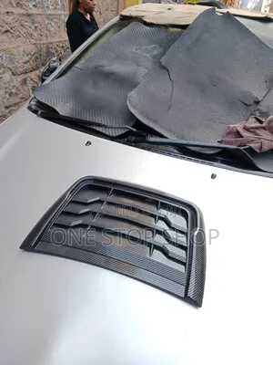 Carbon Finish Bonnet Scoop Design to Stick on Car Hood for Styling