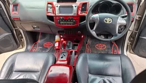 Toyota Hilux 2012 Silver