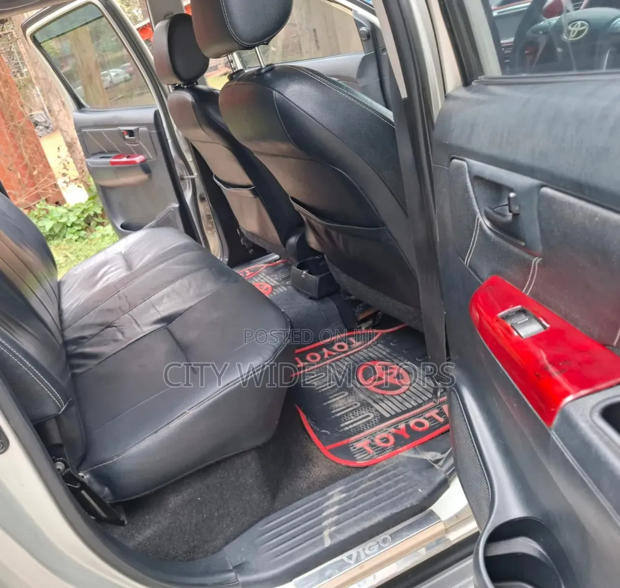 Toyota Hilux 2012 Silver