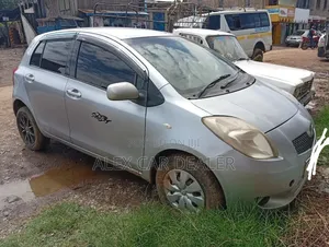 Toyota Vitz 2006 Silver