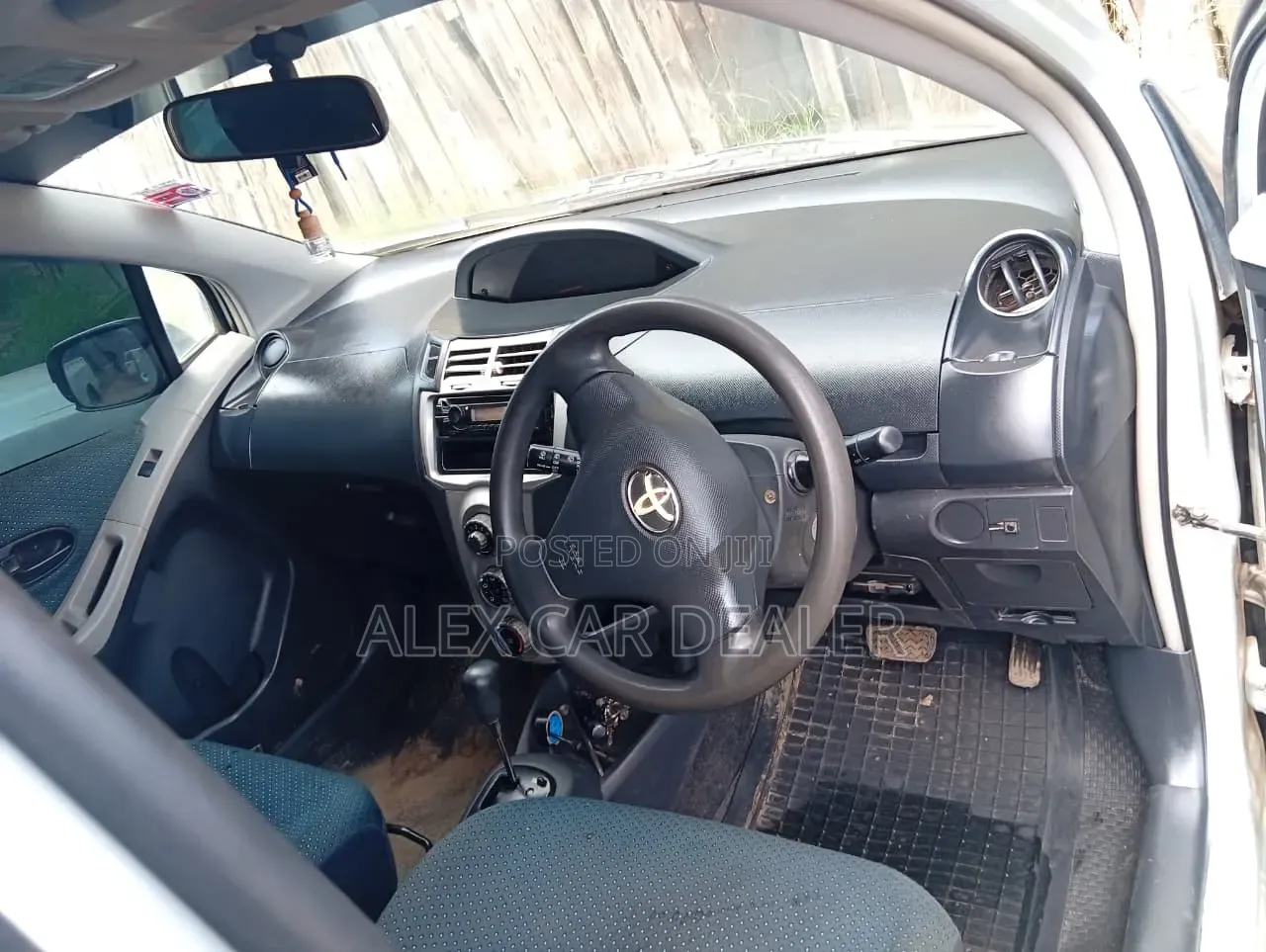Toyota Vitz 2006 Silver