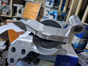 Cx-5 Right Engine Mounting Petrol